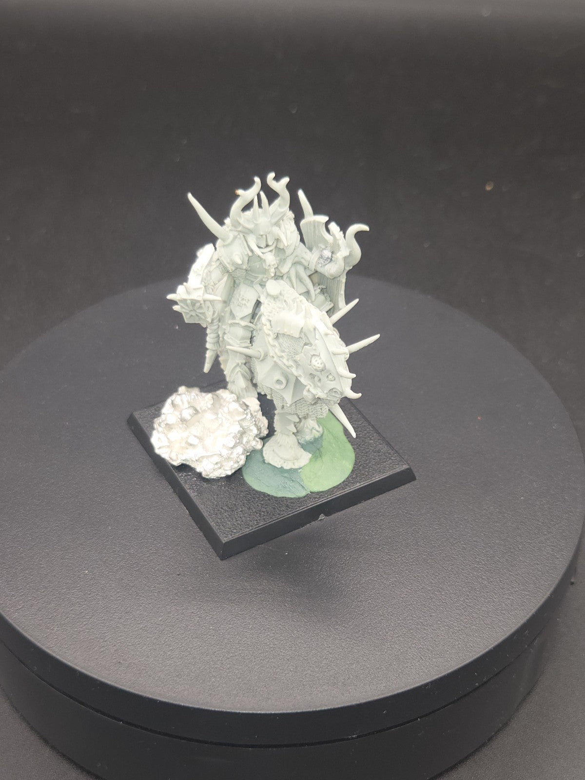 Chaos Lord on Daemonic Mount  (Finecast) Slaves to Darkness AoS  0