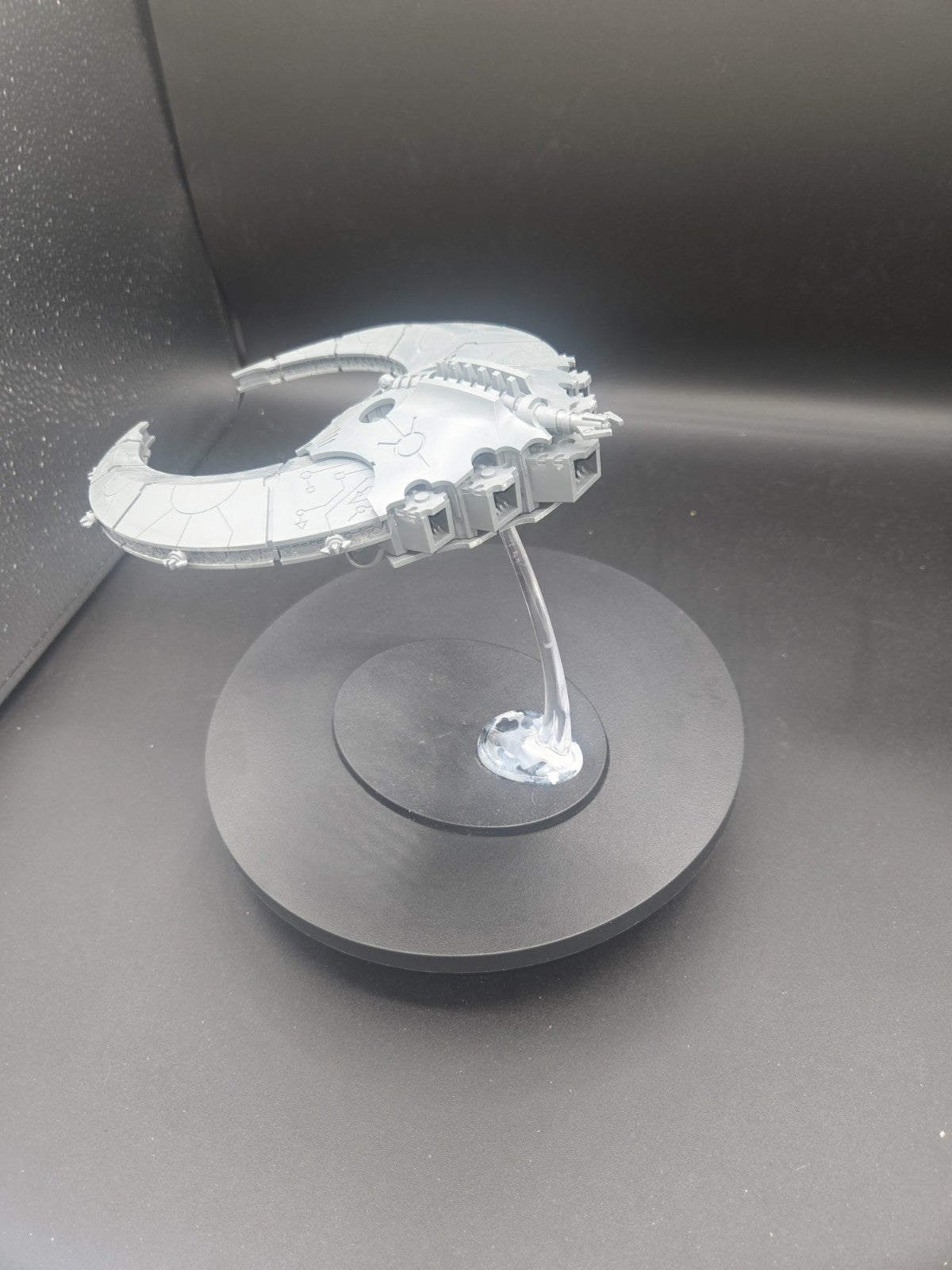 Warhammer 40k - Necron Night Scythe well built ready for paint2