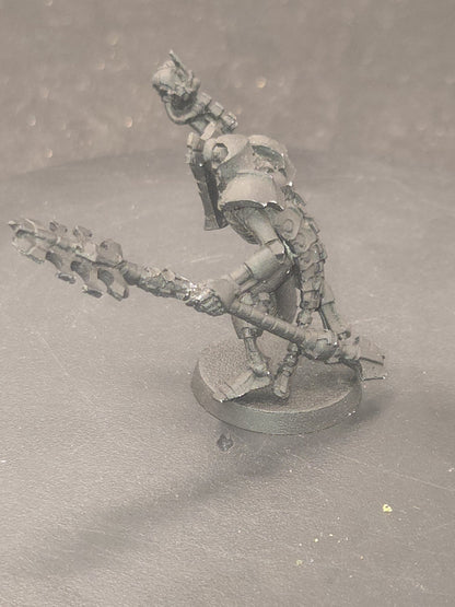 Games Workshop Necron Cryptek Miniature Primed Finecast1