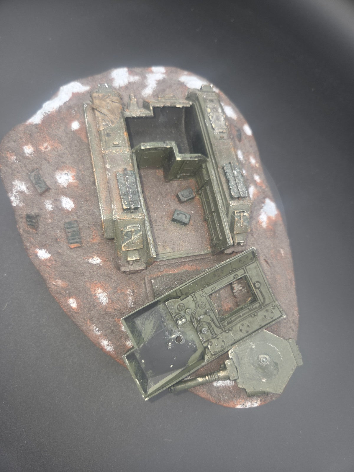 Forgeworld Ruined Chimera Terrain | Warhammer 40K  OOP RARE  Resin 2
