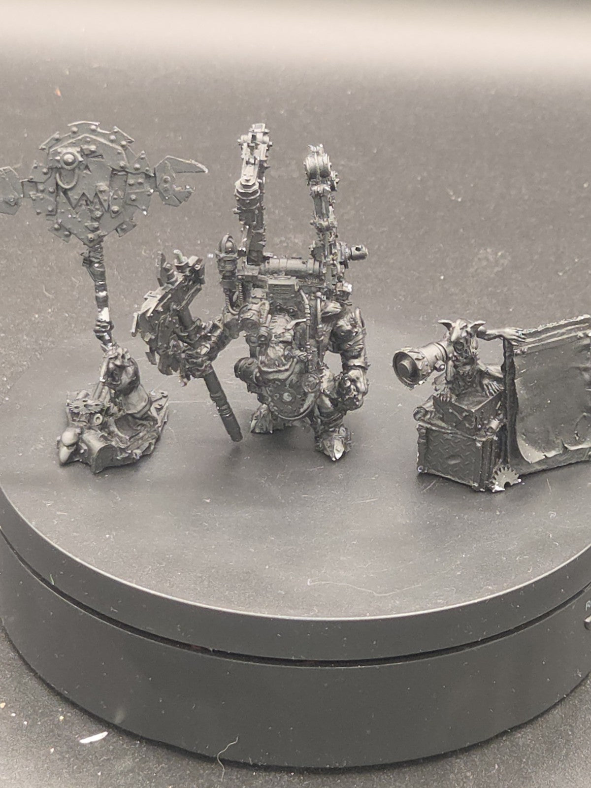 Ork Mek Boss Buzzgob Forge World Warhammer 40k Oop Primed Complete0