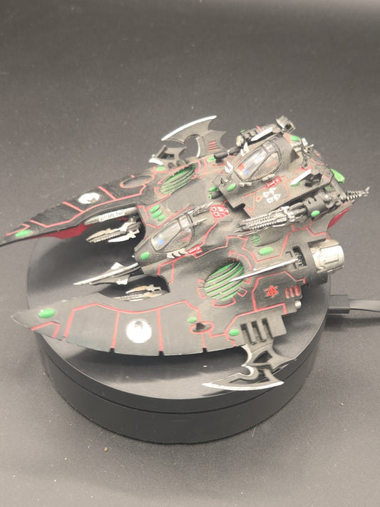Warhammer 40k Aeldari Wave Serpent kitbashed Drukari. Tabletop painted1
