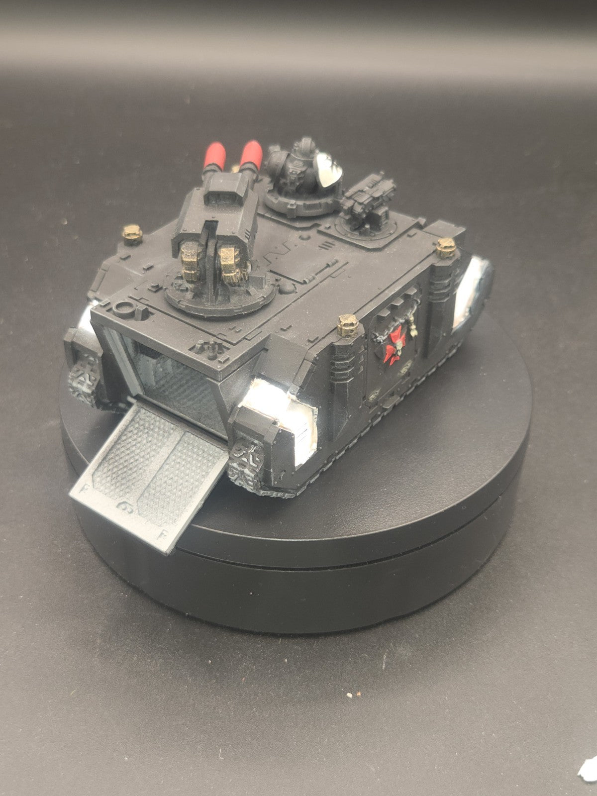 SPACE MARINES Rhino Black Templar's  WELL PAINTED Black templars 40K 74052