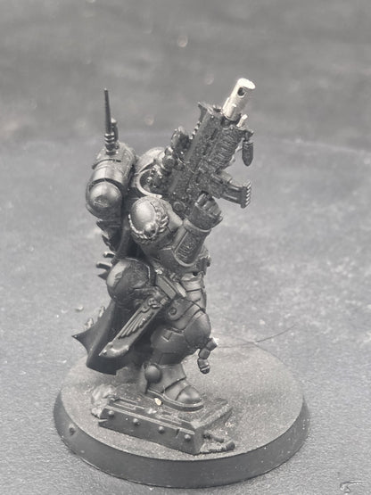 Games Workshop Warhammer 40K Space Marine Primaris Captain in Phobos Armor3