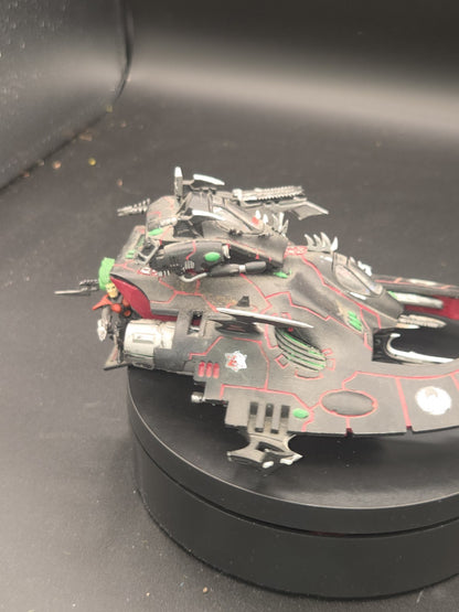 Warhammer 40k Aeldari Wave Serpent kitbashed Drukari. Tabletop painted3