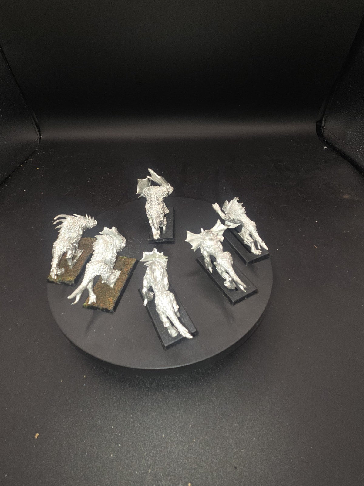 GW Chaos Flesh Hounds x5 + Karanak metal2