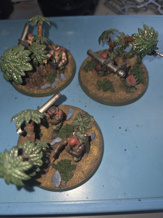 Warhammer 40K Well painted & Based Astra Militarum Catachan Heavy Weapon Squad0